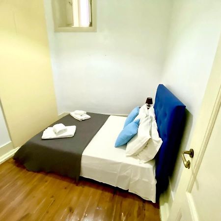 Relax Chiado 3 - Cute Little Double Room With Shared Bathroom Lissabon Buitenkant foto